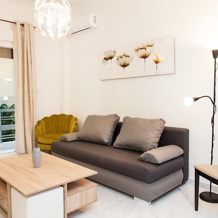 Modern 3-Bedroom Apartment Next To Koridallos Square ピレウス エクステリア 写真